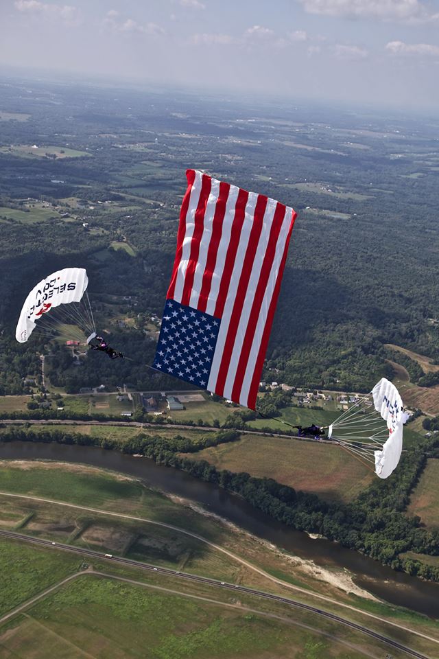 american flag show, charity show, veteran event, patriotic event, charity skydive, american flag, flag show, stack, crw show